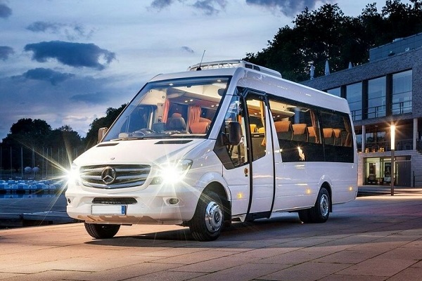 Minibus rental